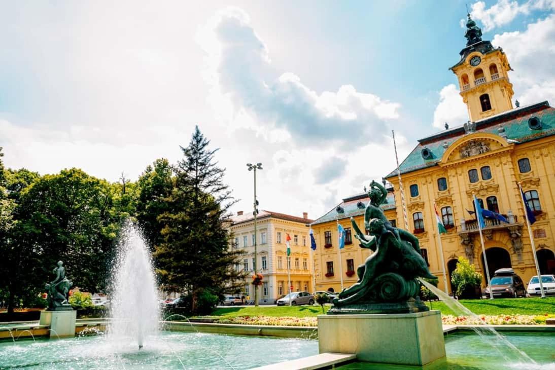Napfeny Apartman Szeged Exterior foto