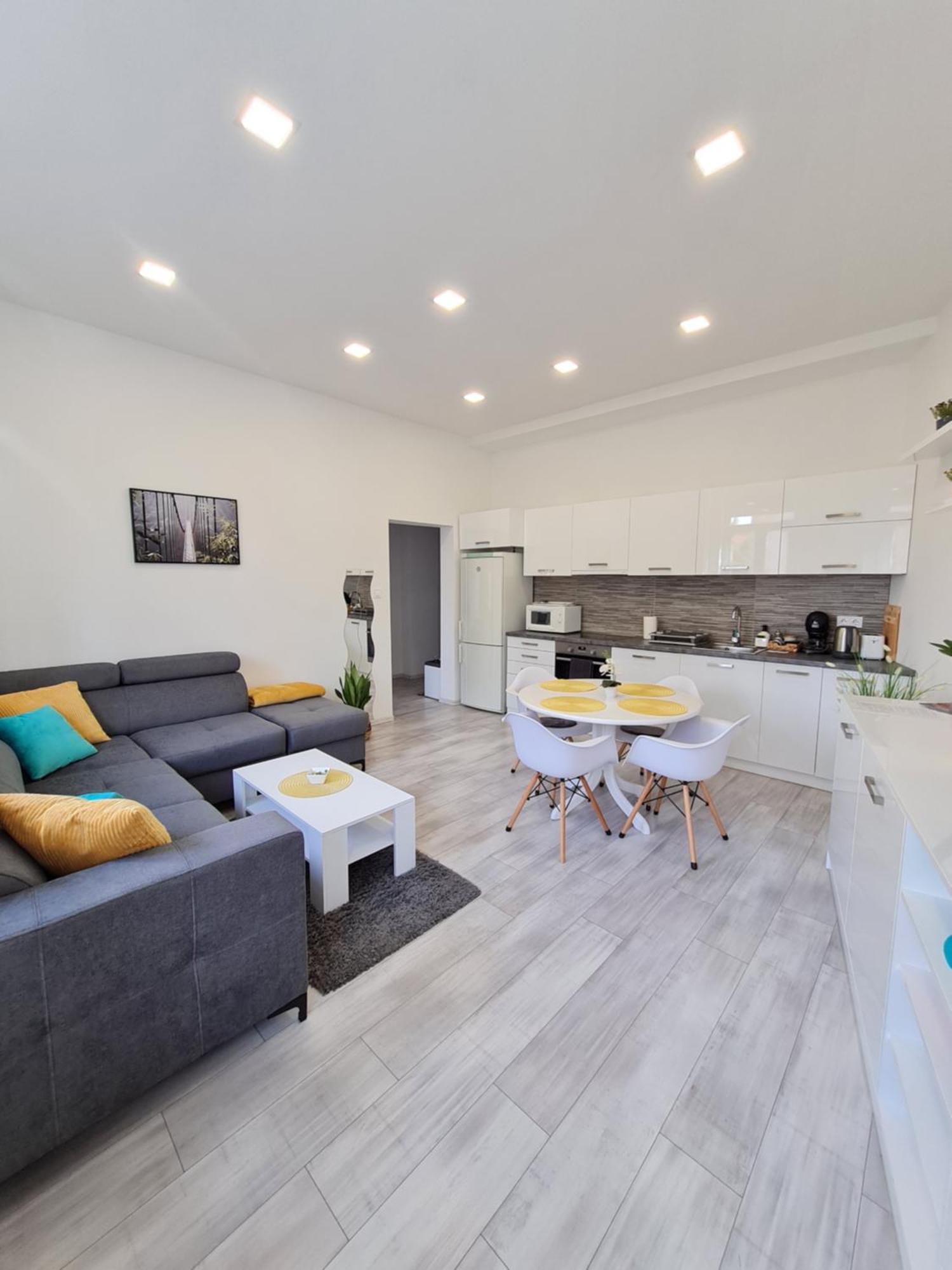 Napfeny Apartman Szeged Exterior foto